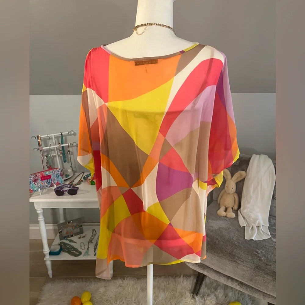 Trina Turk Flow Top - Picture 4 of 14